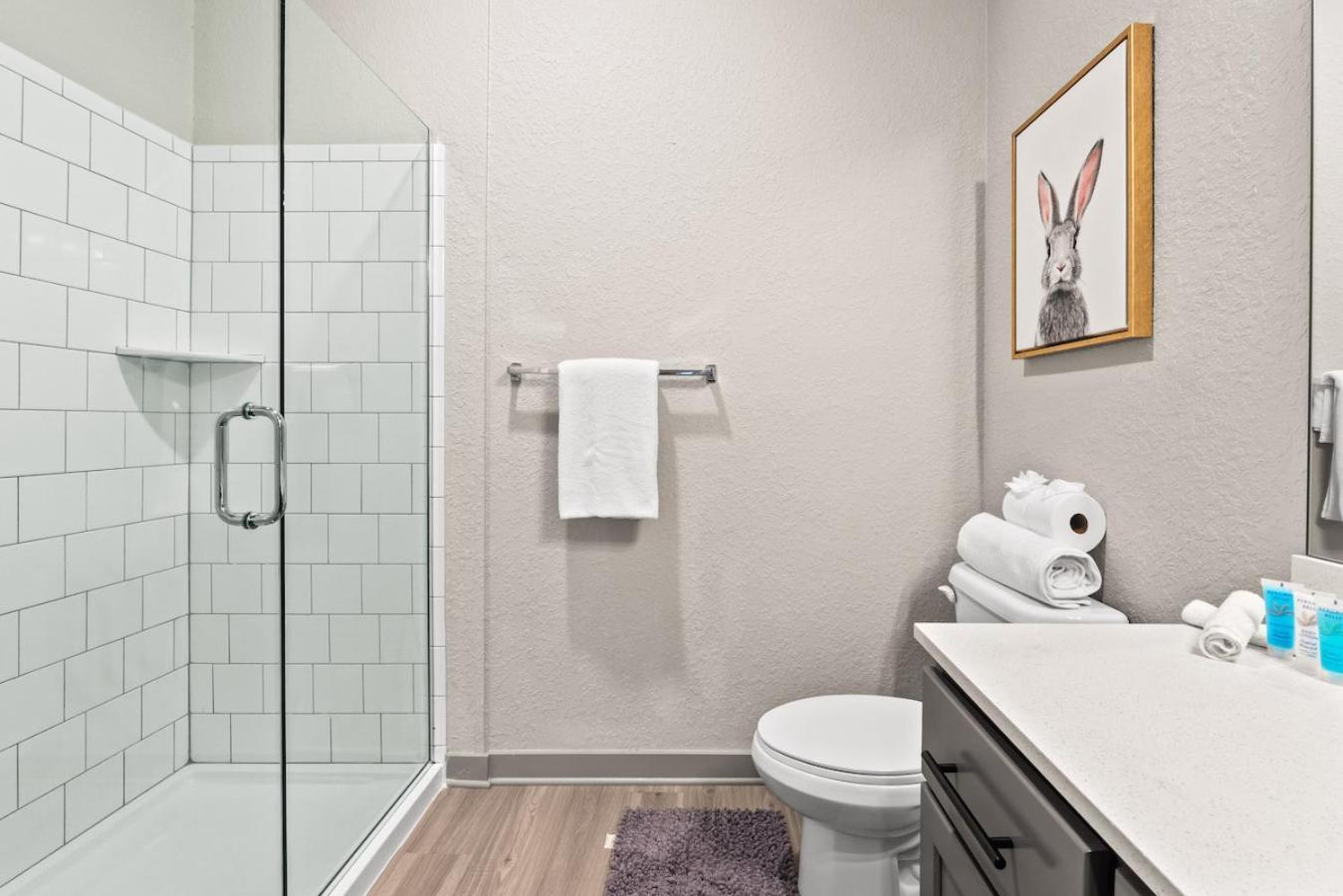 Appartamento Tropical Field 1 Bed In Downtown With Free Parking St. Petersburg Esterno foto