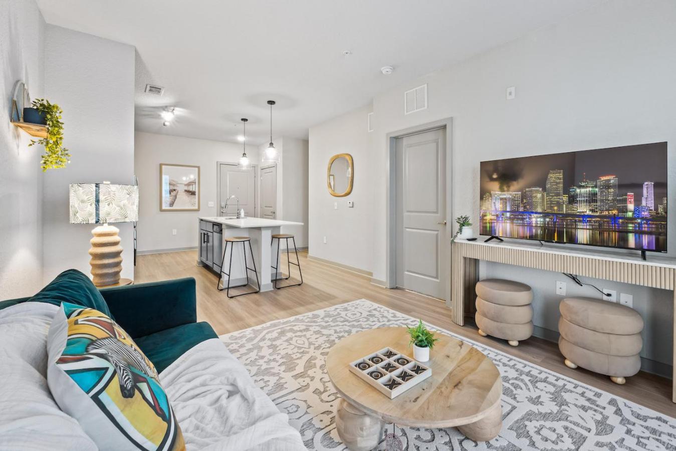 Appartamento Tropical Field 1 Bed In Downtown With Free Parking St. Petersburg Esterno foto